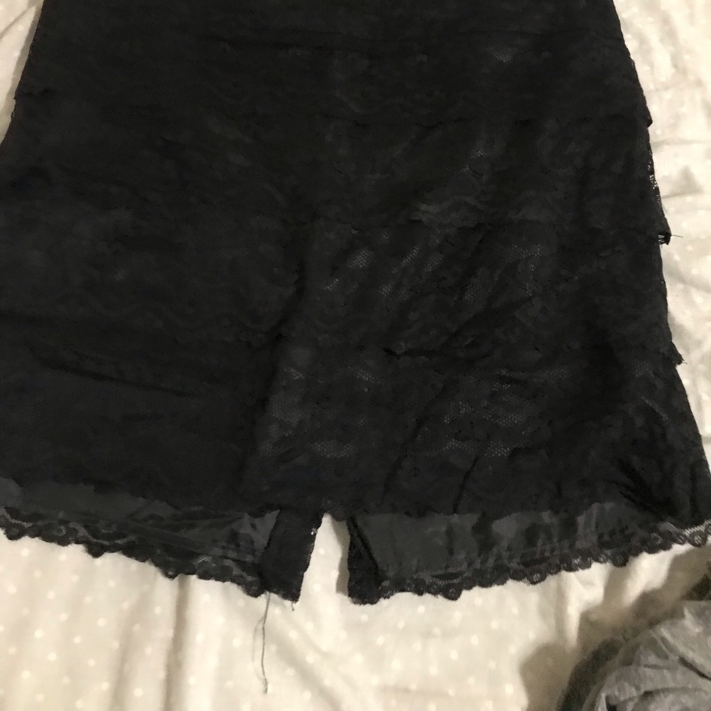 Lace mini